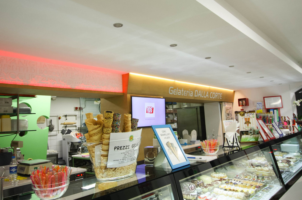 Dalla Corte banco prima 2